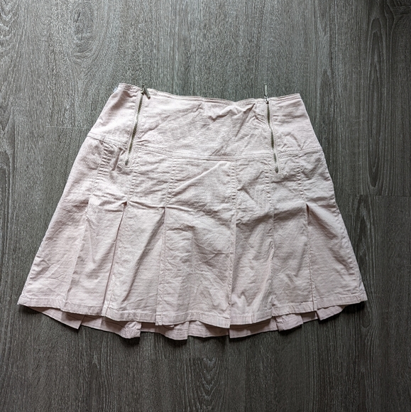 Y2K pointzero pink pleated mini skirt with zippers. - Picture 2 of 4